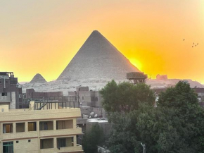 Pyramids View Rz